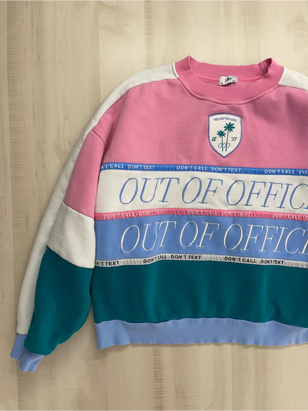YELLOW THE LABEL ooo out of office sweatshirt pullover xl